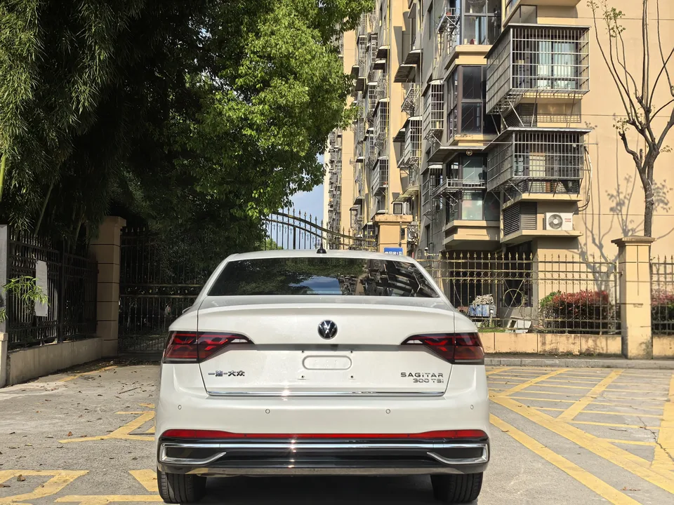 Volkswagen Sagitar 2023 Sagitar 300TSI DSG Excellence Edition 2023 — миниатюра 5