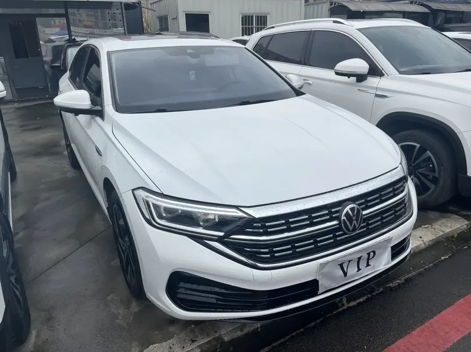 Volkswagen Sagitar 2022
