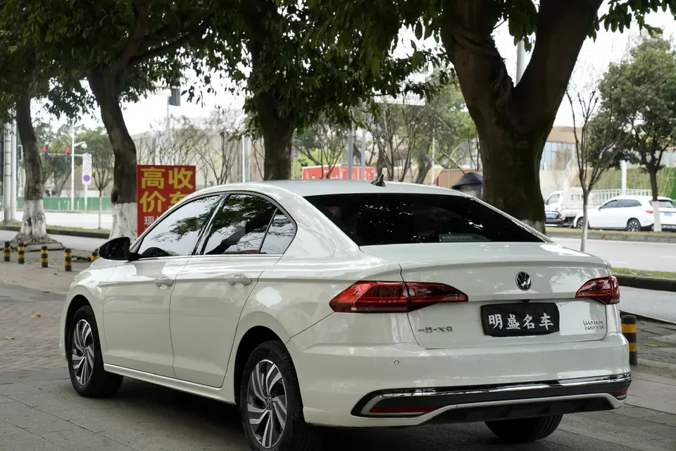 Volkswagen Bora Bora 2023 200TSI DSG Joy Edition 2024 — thumbnail 5