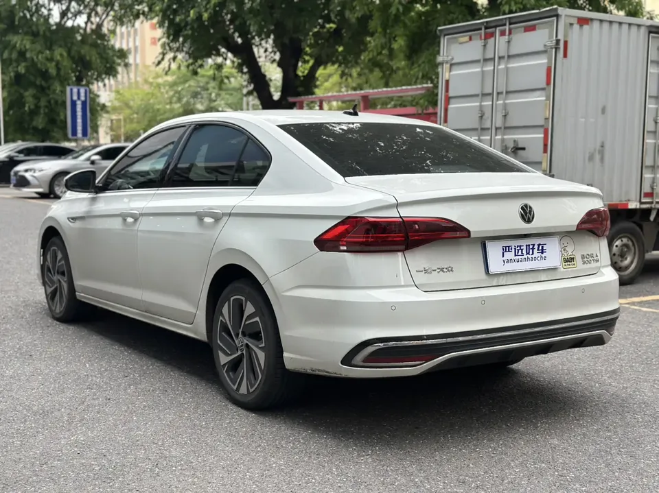 Volkswagen Bora 300TSI DSG Premium Edition 2023 — миниатюра 4