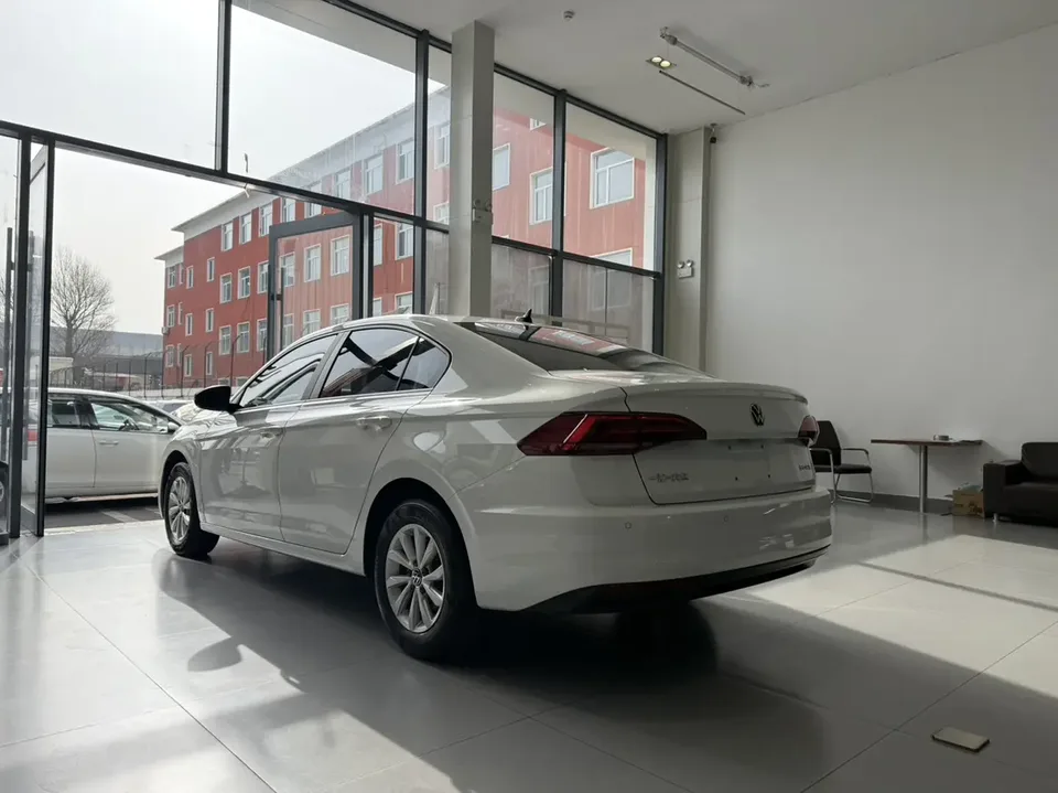 Volkswagen Bora Bora 2021 1.5L Automatic Fashion Smart Edition 2023 — thumbnail 3