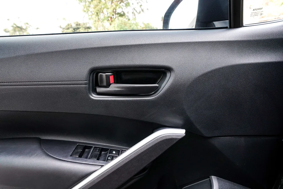 Toyota CorollaCross 2.0L Intelligent Electric Hybrid Dual Engine Pioneer Edition 2023 — миниатюра 4
