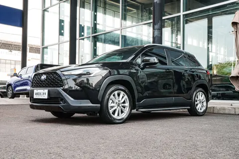 Toyota CorollaCross 2023 купить в Москве