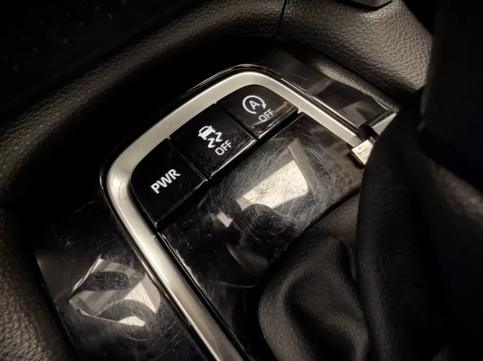 Toyota CorollaCross 2.0L CVT Deluxe Edition 2023 — миниатюра 4