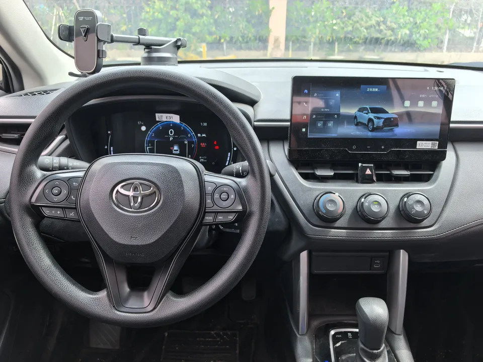 Toyota CorollaCross 2.0L CVT Pioneer Edition 2023 — миниатюра 5