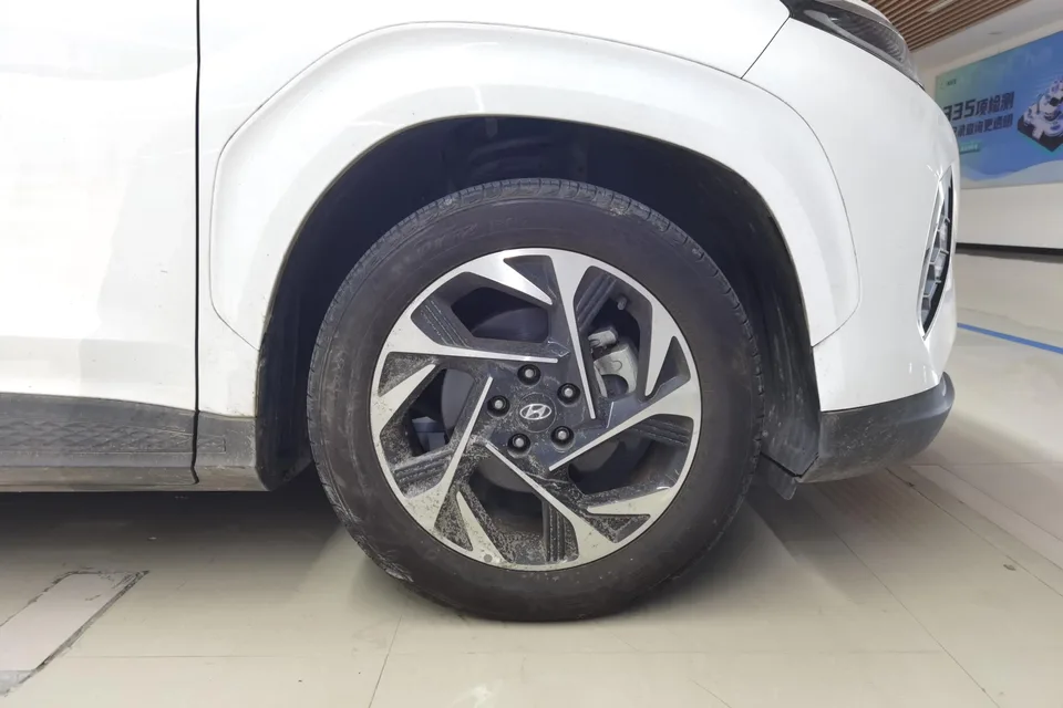 Hyundai Kustu 270TGDi Premium Edition LUX 2023 — миниатюра 3