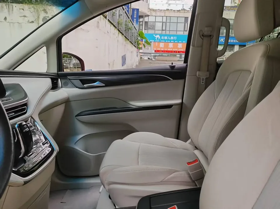 Buick GL8 Buick GL8 2022 ES Lu Zun 653T Smart Luxury 2023 — миниатюра 5