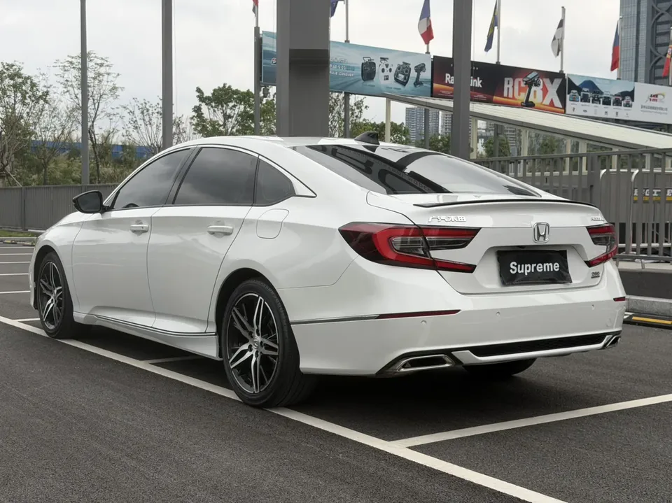 Honda Accord 2022 Accord 260TURBO Fantasy Night Premium Edition 2022 — миниатюра 2