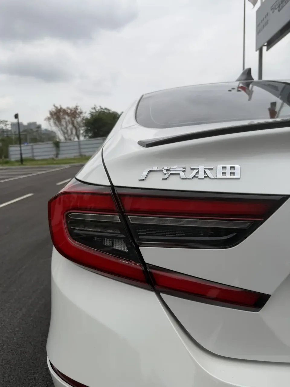 Honda Accord 2022 Accord 260TURBO Fantasy Night Premium Edition 2022 — миниатюра 3