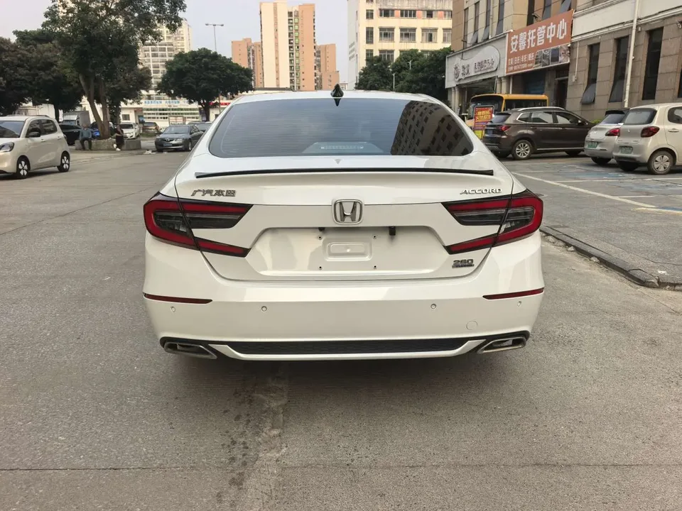Honda Accord 2022 Accord 260TURBO Fantasy Night Premium Edition 2022 — миниатюра 2