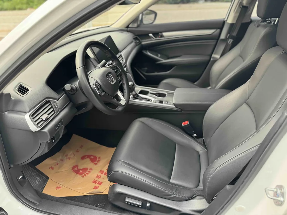 Honda Accord Accord 2022 260TURBO Deluxe Edition 2022 — миниатюра 3
