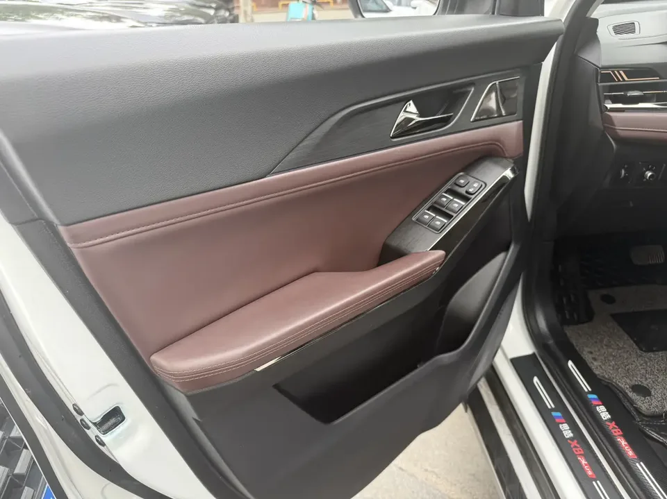 JAC (Sihao) Sihao X8 PLUS 1.5TGDI DCT Smart Edition 6/7 Seaters 2023 — миниатюра 3