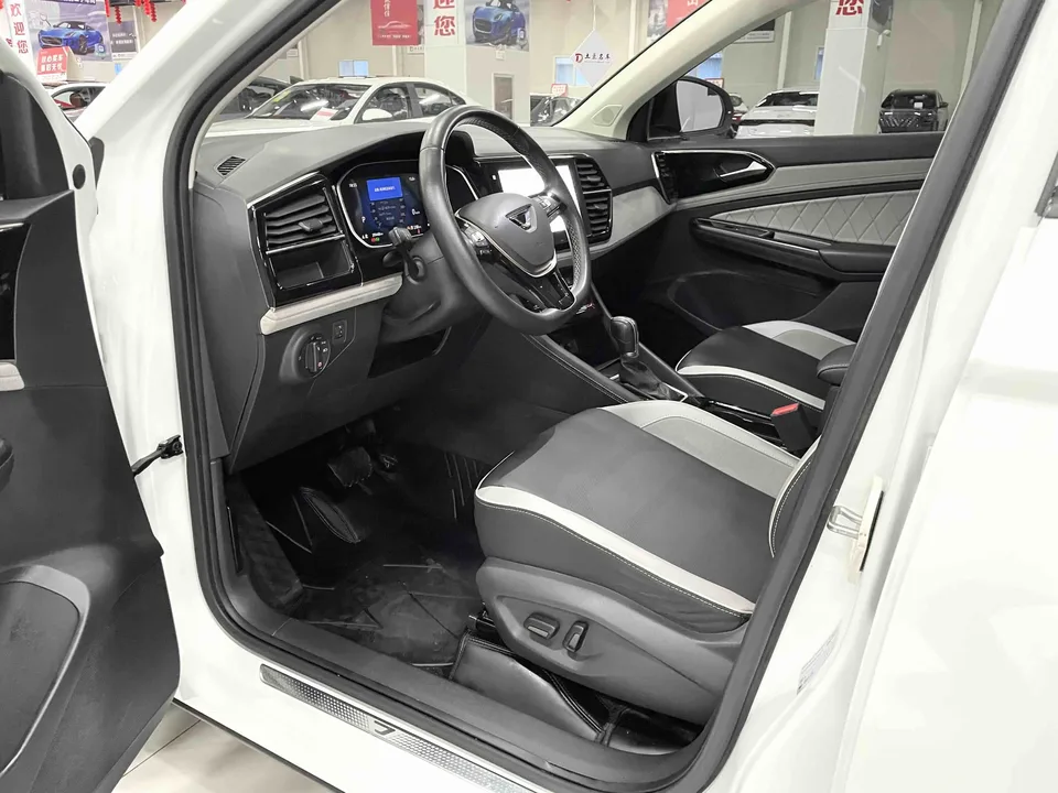 Jetta VS7 280TSI Automatic High Gloss Glory Edition 2023 — миниатюра 5