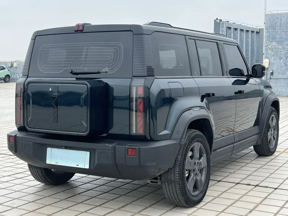 iCAR 03 two-wheel drive long-range version 2024 — миниатюра 2