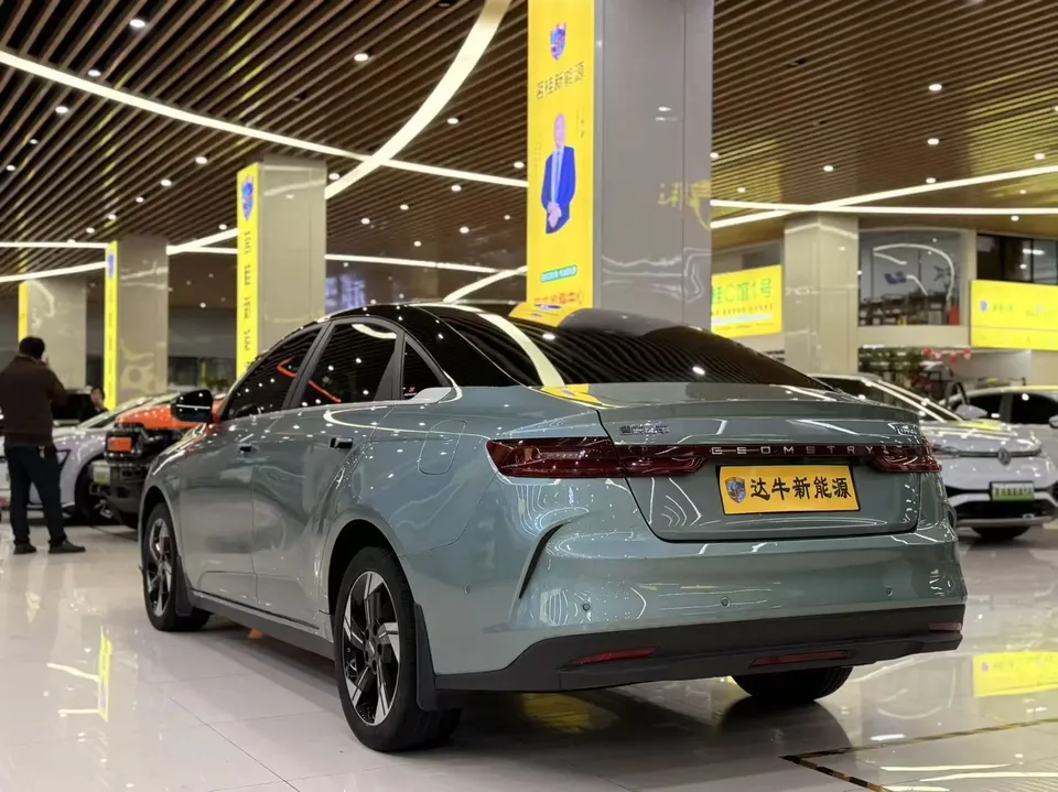 Geely Geometry G6 620 Xinqu Edition 2023 — миниатюра 2