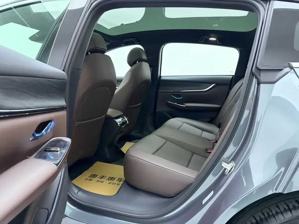 Changan Qiyuan A07 Changan Qiyuan A07 2026 Extra Long Range Blue Whale Extended Range 310 Luxury Edition 2026 — миниатюра 4