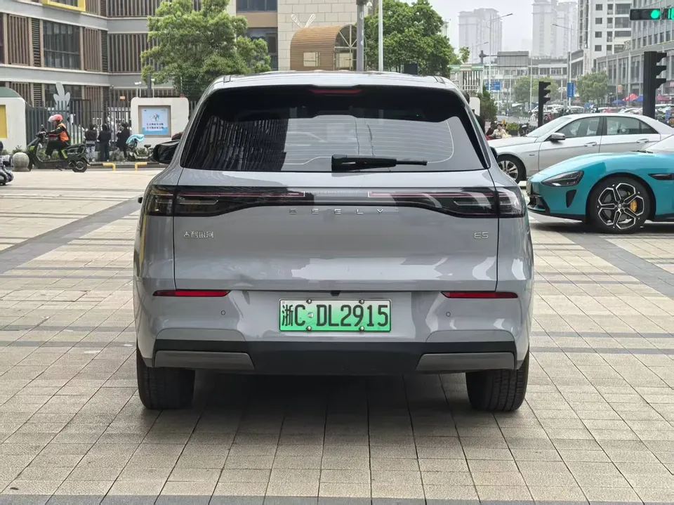 Geely Galaxy E5 440km Sailing Edition 2025 — миниатюра 2