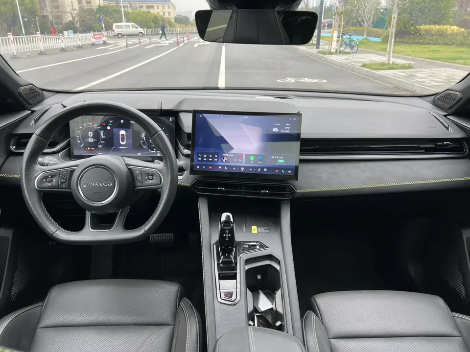 Lynk & Co 03 Lynk & Co 03 2023 1.5TD DCT Jin Pro 2023 — миниатюра 3