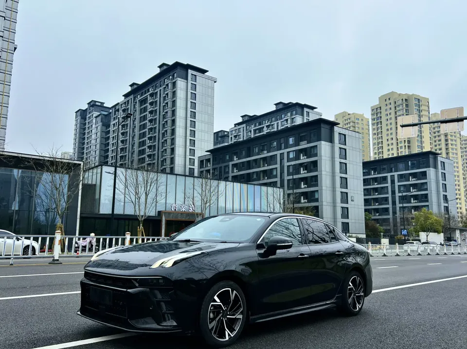Lynk & Co 03 2023