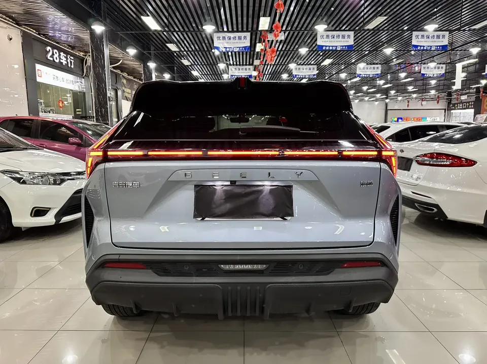 Geely Atlas 1.5TD Longteng Edition 2025 — миниатюра 2