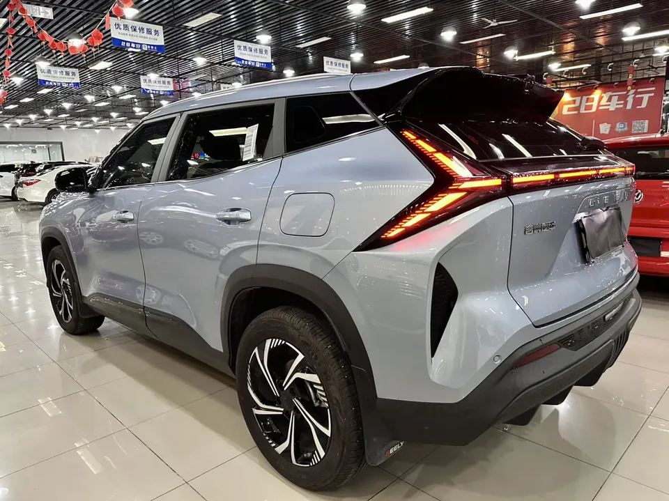 Geely Atlas 1.5TD Longteng Edition 2025 — миниатюра 4