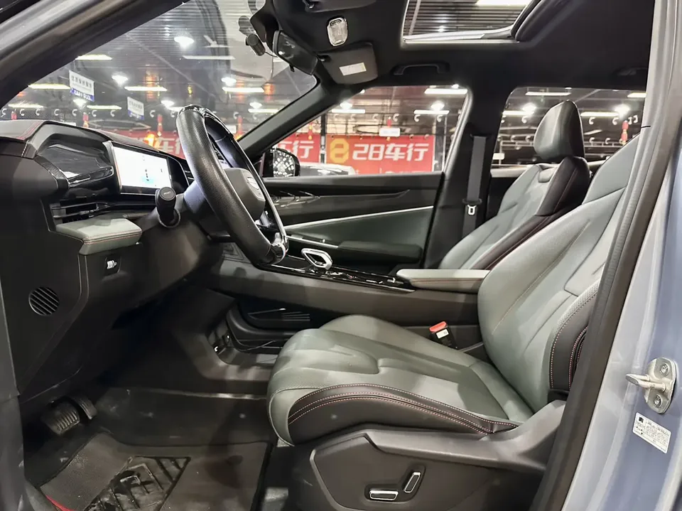 Geely Atlas 1.5TD Longteng Edition 2025 — миниатюра 5