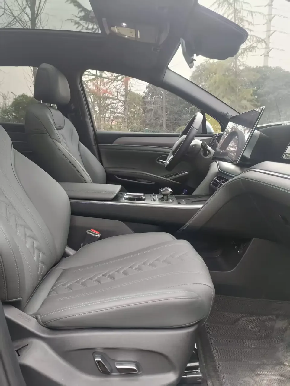 BYD Song L DM Intelligent Driving Edition DM-i 112KM Beyond Edition 2025 — миниатюра 3