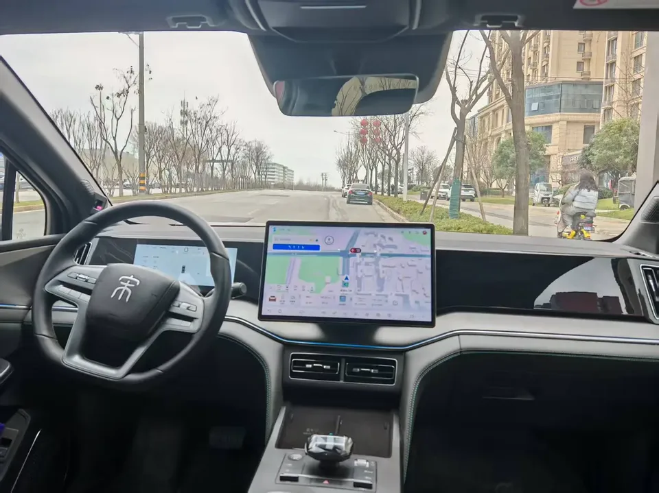 BYD Song L DM Intelligent Driving Edition DM-i 112KM Beyond Edition 2025 — миниатюра 5