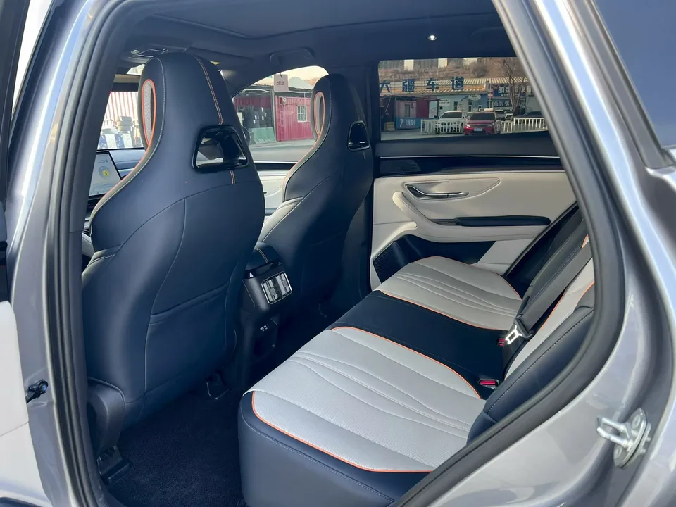 BYD Song PLUS DM DM-i Honor Edition 150KM Flagship PLUS 2024 — миниатюра 3