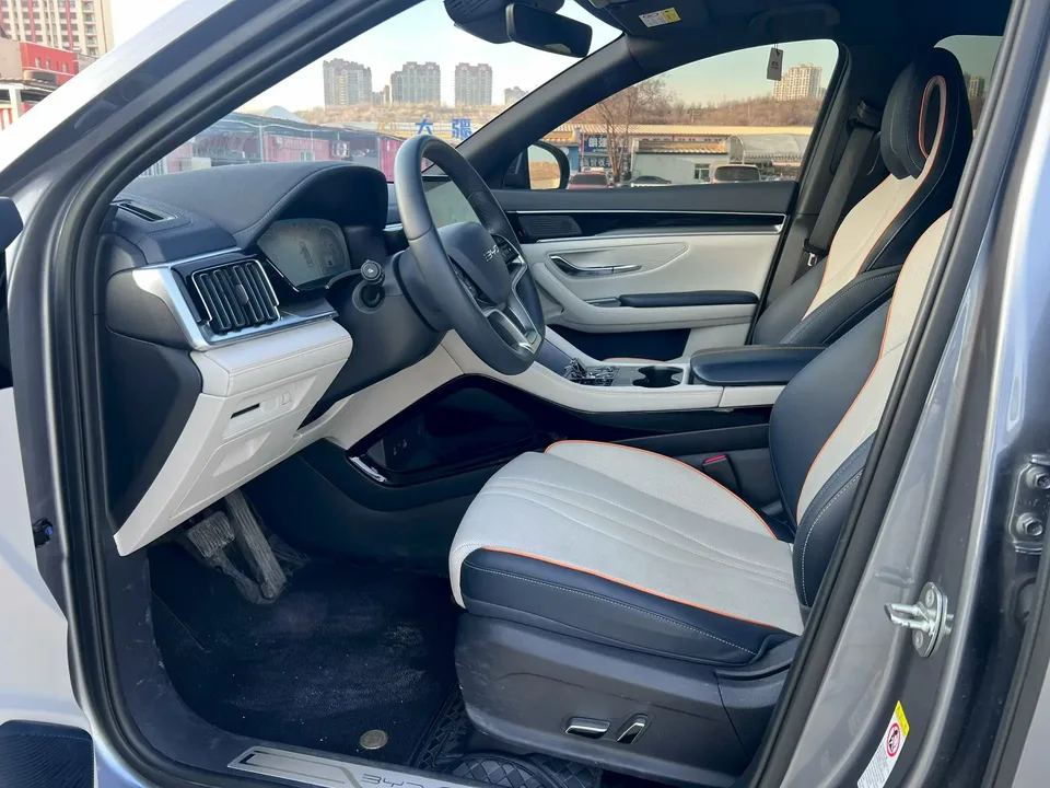 BYD Song PLUS DM DM-i Honor Edition 150KM Flagship PLUS 2024 — миниатюра 5