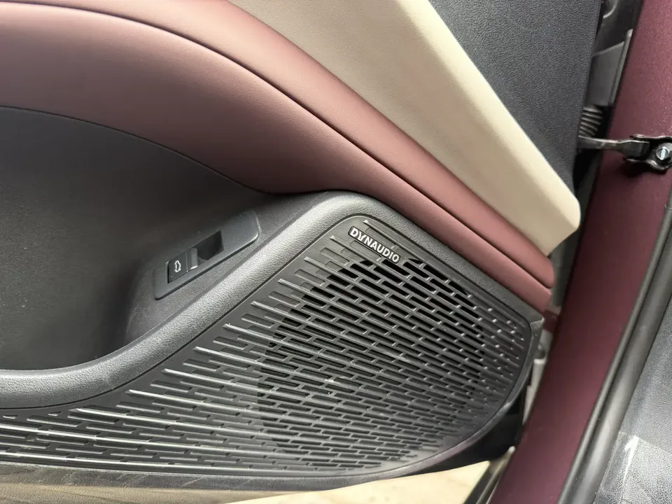 BYD Seal DM DM-i 1.5T 121KM Premium Edition 2023 — миниатюра 2