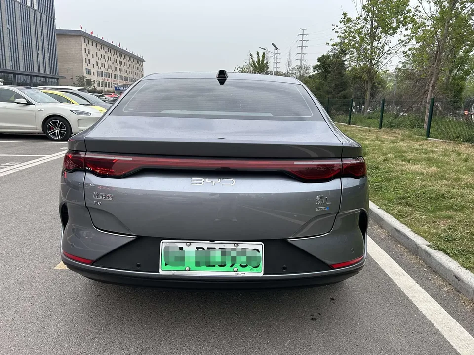 BYD Qin L EV 470km Leading Model 2025 — миниатюра 4