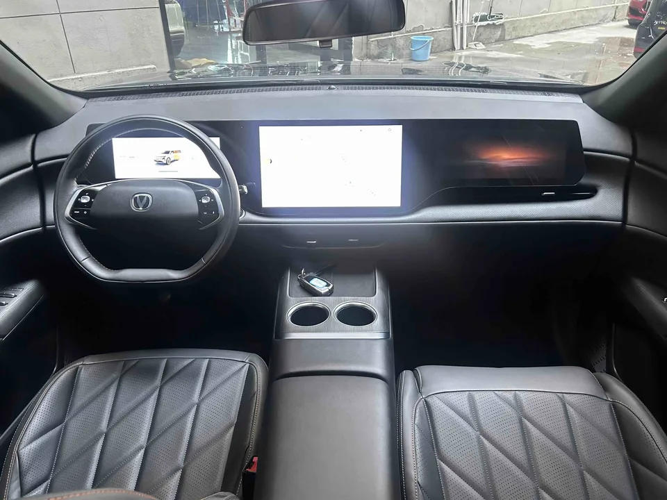 Changan CS75PLUS Changan CS75 PLUS 2025 fourth generation 1.5T New Blue Whale Smart Premium Edition 2024 — миниатюра 4