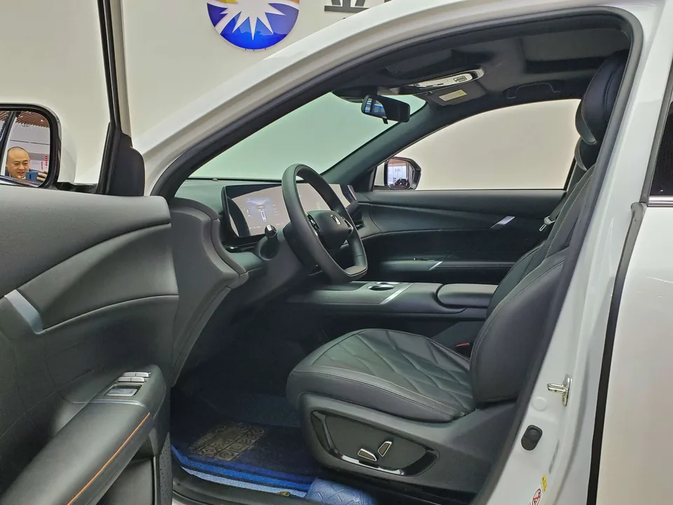 Changan CS75PLUS Changan CS75 PLUS 2025 fourth generation 1.5T New Blue Whale Smart Premium Edition 2024 — миниатюра 4