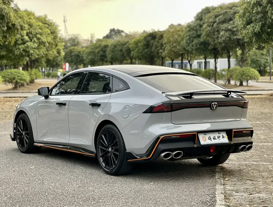 Changan UNI-V 1.5T Sports Edition 2022 — миниатюра 2