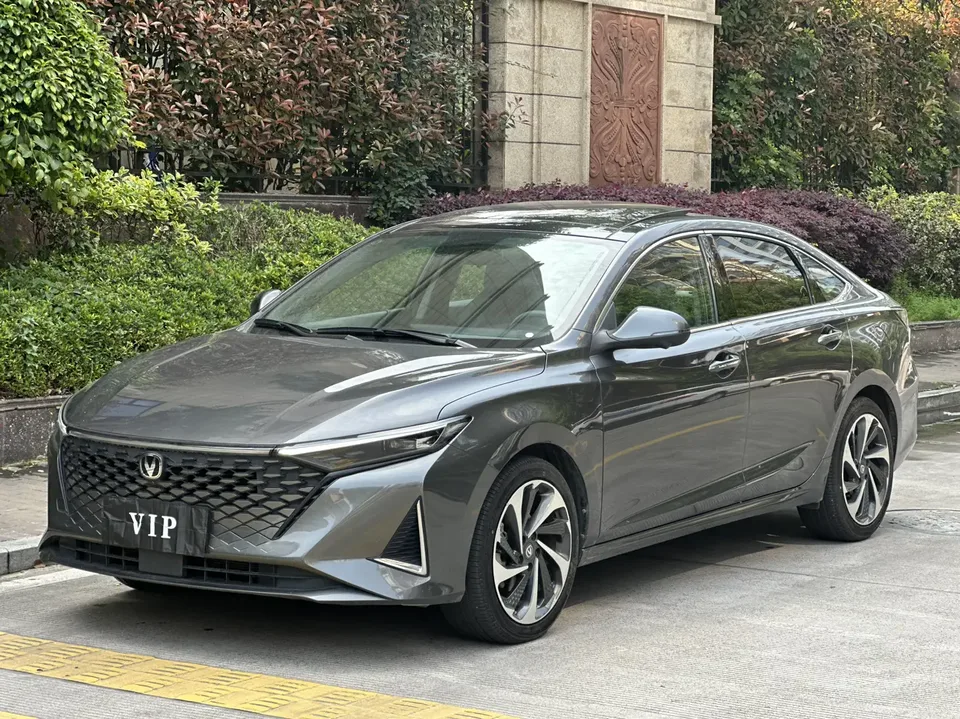 Changan Raeton PLUS Ruicheng PLUS 2023 Ruicheng PLUS 2023 1.5T DCT Pilot Edition 2024 — photo 1, buy with delivery to Moscow