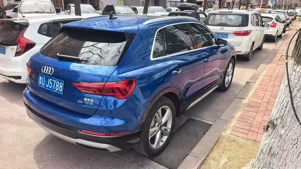 Audi Q3 Audi Q3 2021 35 TFSI Fashionable and Dynamic 2022 — миниатюра 2