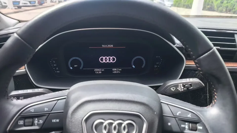 Audi Q3 Audi Q3 2021 35 TFSI Fashionable and Dynamic 2022 — миниатюра 3