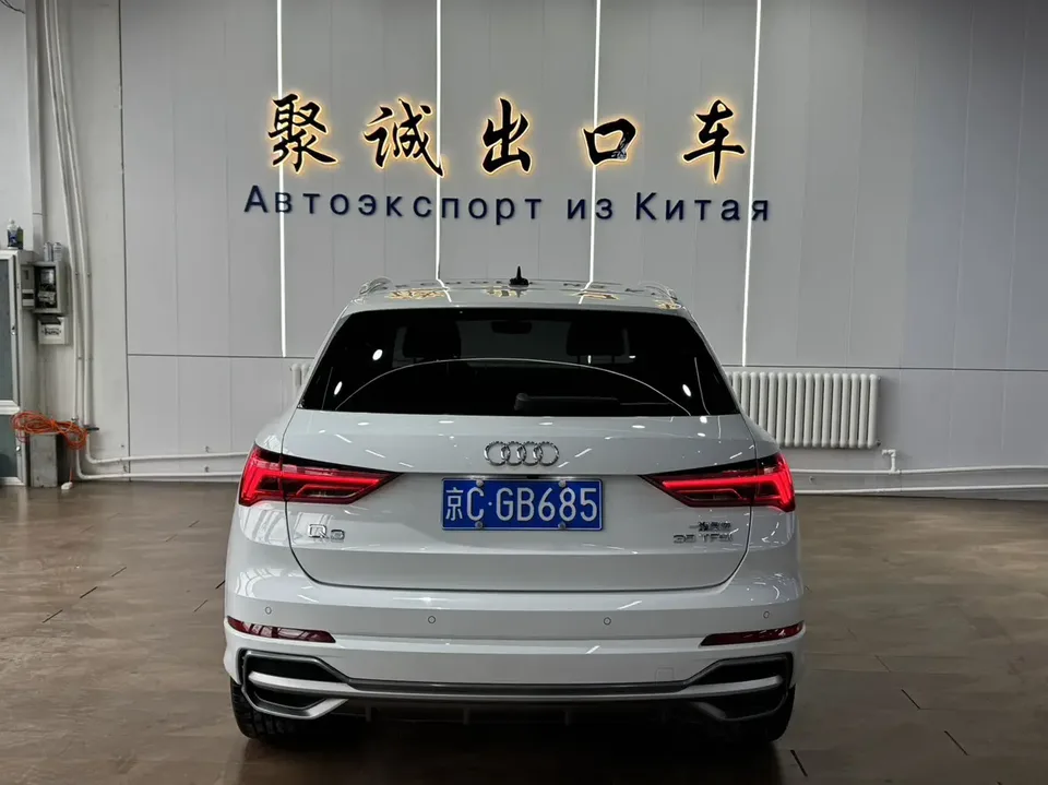 Audi Q3 Audi Q3 2022 35 TFSI Fashionable and Dynamic 2022 — миниатюра 2