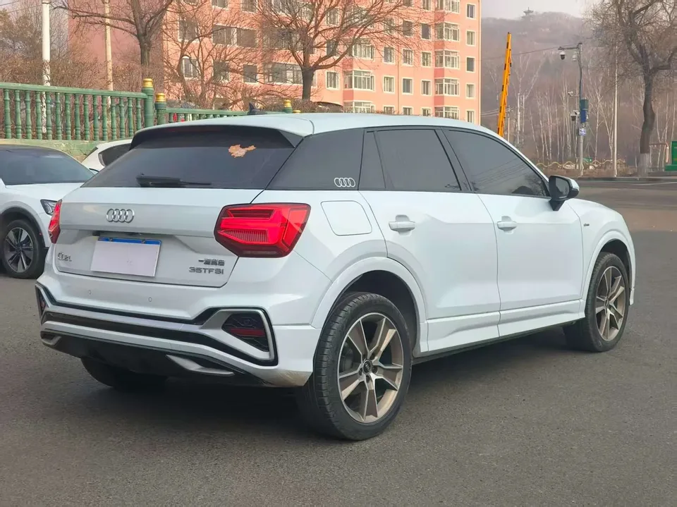 Audi Q2L Audi Q2L 2022 35 TFSI Fashion Dynamic Edition 2022 — миниатюра 2