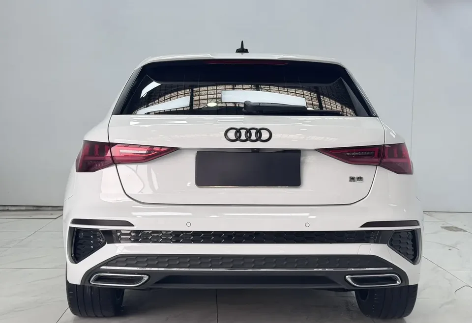 Audi A3 A3 2021 Sportback 35 TFSI Luxury Sports Edition 2022 — thumbnail 2