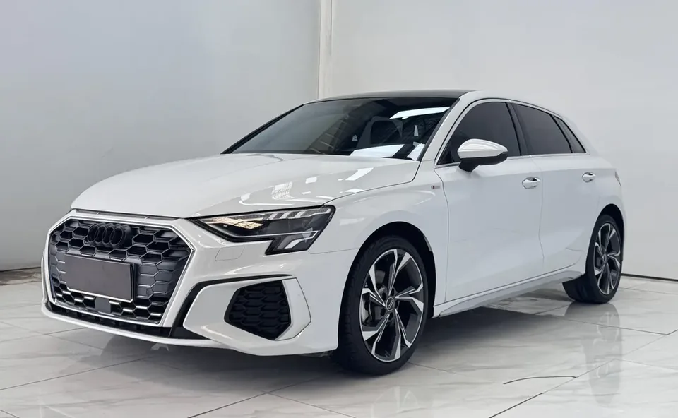 Audi A3 A3 2021 Sportback 35 TFSI Luxury Sports Edition 2022 — photo 1, buy with delivery to Moscow