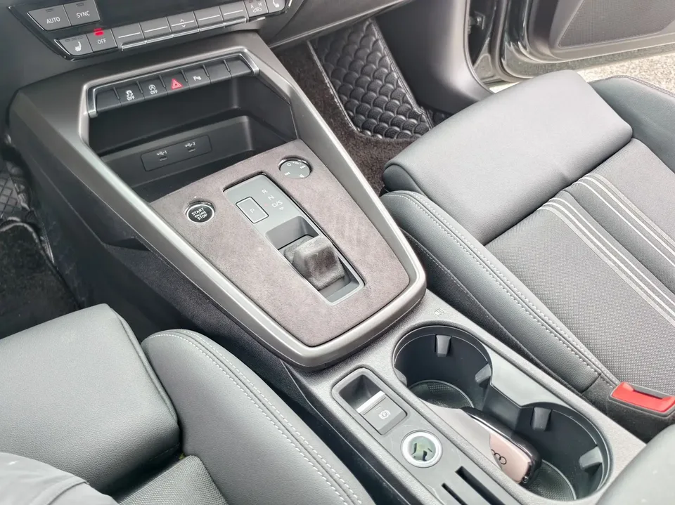 Audi A3 facelift Sportback 35 TFSI stylish and sporty 2023 — миниатюра 4