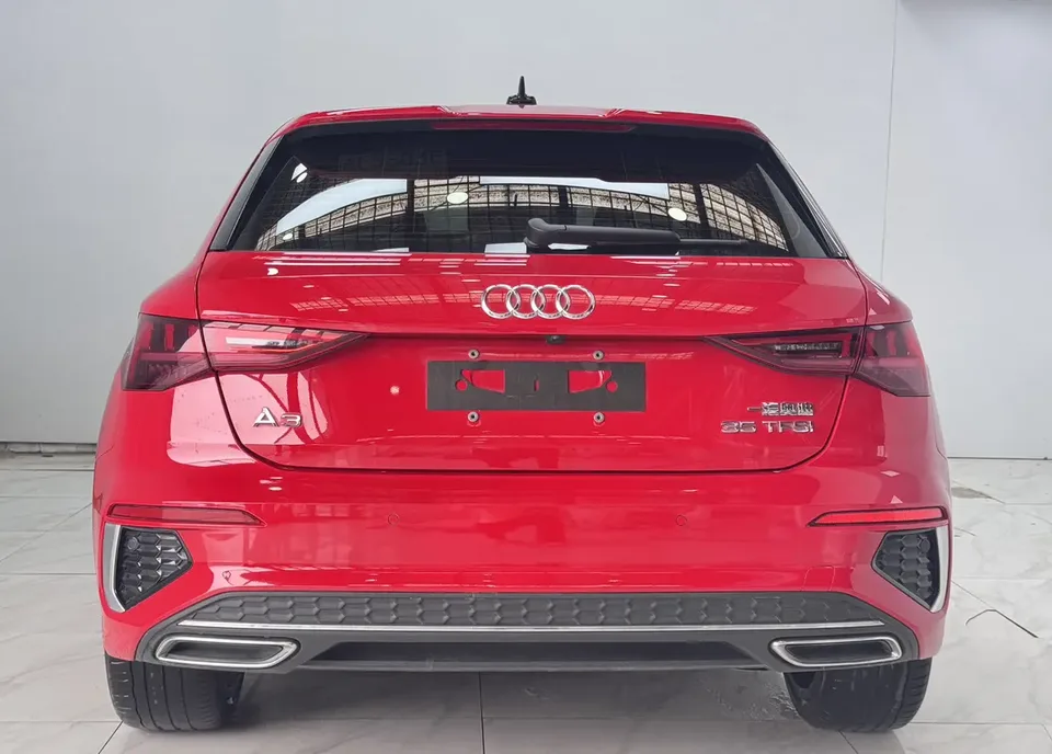 Audi A3 Sportback 35 TFSI stylish and sporty 2022 — миниатюра 2