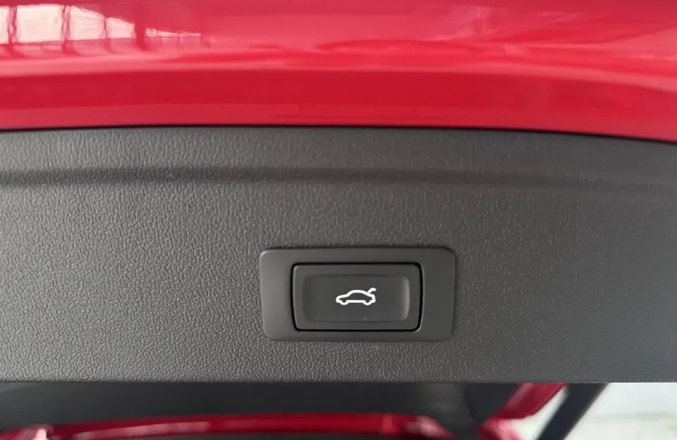 Audi A3 Sportback 35 TFSI stylish and sporty 2022 — миниатюра 3