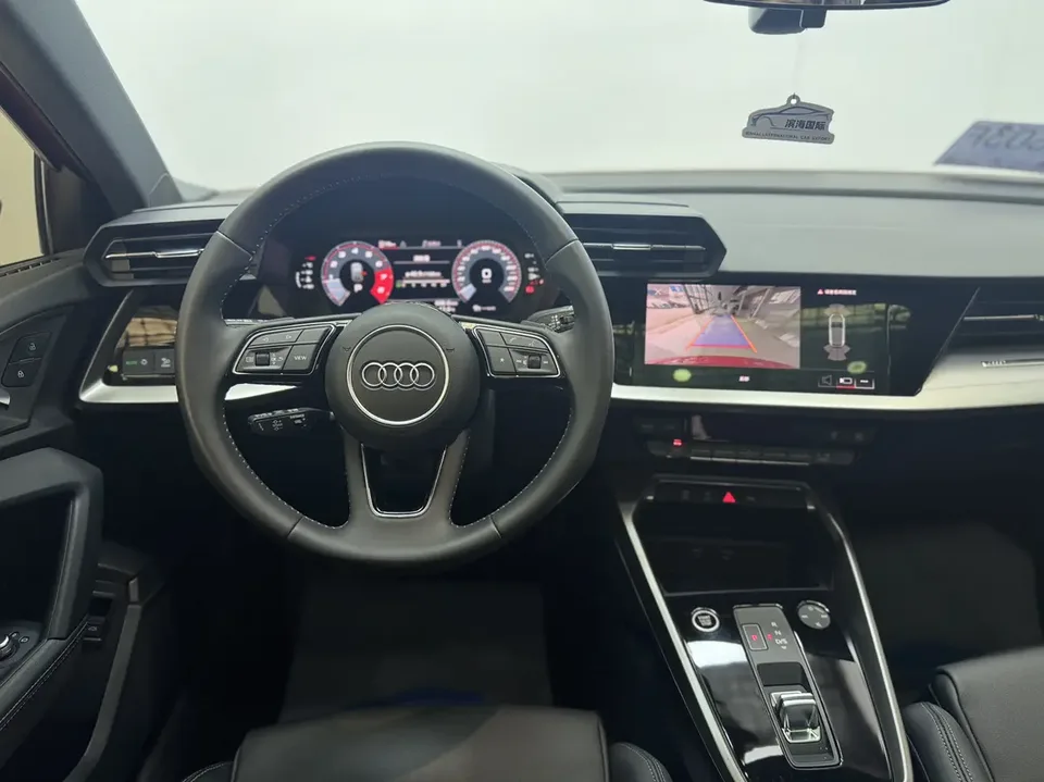 Audi A3 Sportback 35 TFSI stylish and sporty 2022 — миниатюра 4