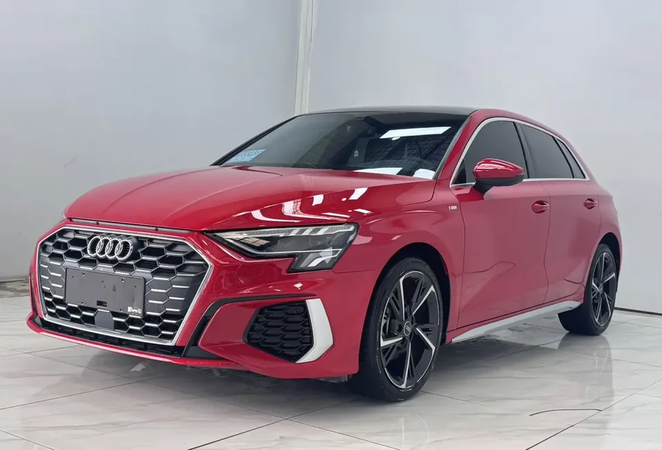 Audi A3 Sportback 35 TFSI stylish and sporty 2022 — фото 1, купить с доставкой в Москву