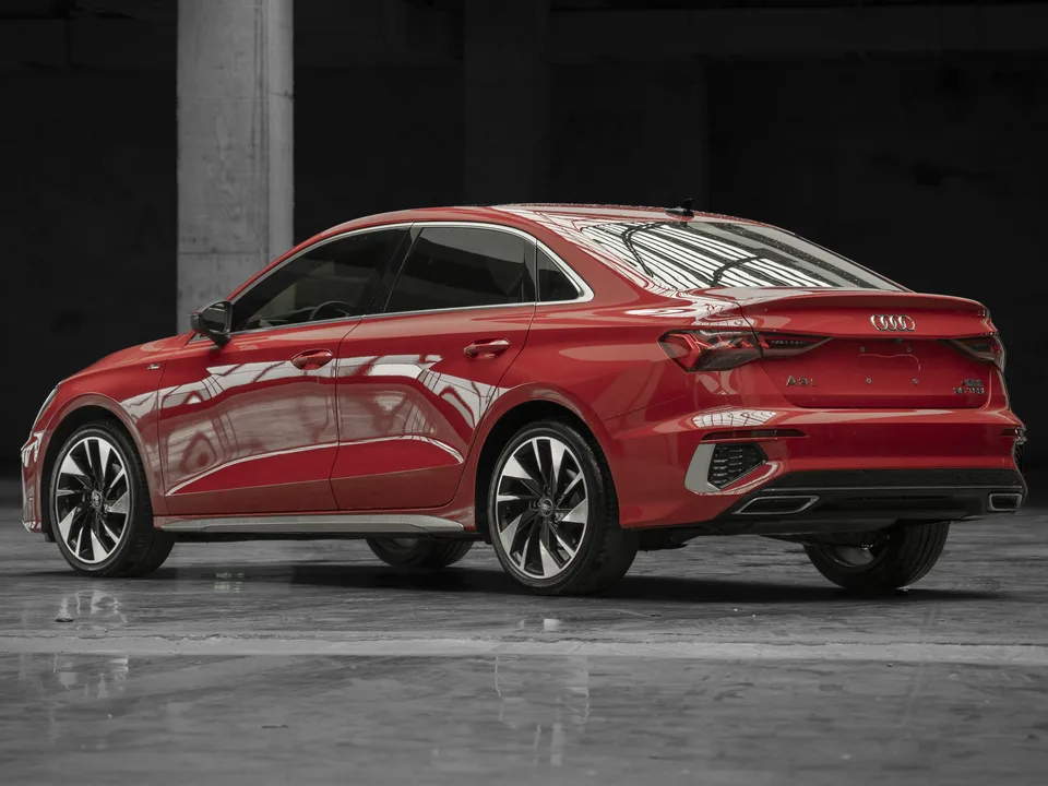 Audi A3 A3L Limousine 35 TFSI Fashion Sports 2023 — миниатюра 2