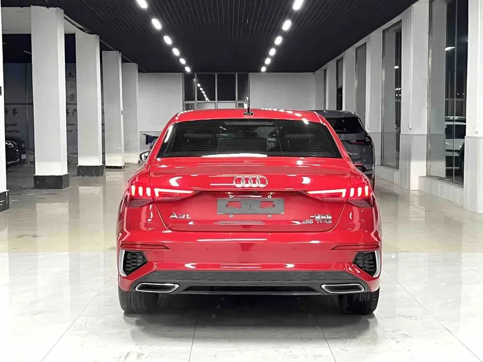 Audi A3 A3L Limousine 35 TFSI Fashion Sports 2022 — миниатюра 2