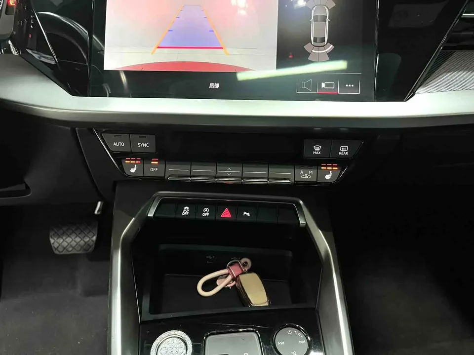 Audi A3 A3L Limousine 35 TFSI Fashion Sports 2022 — миниатюра 4